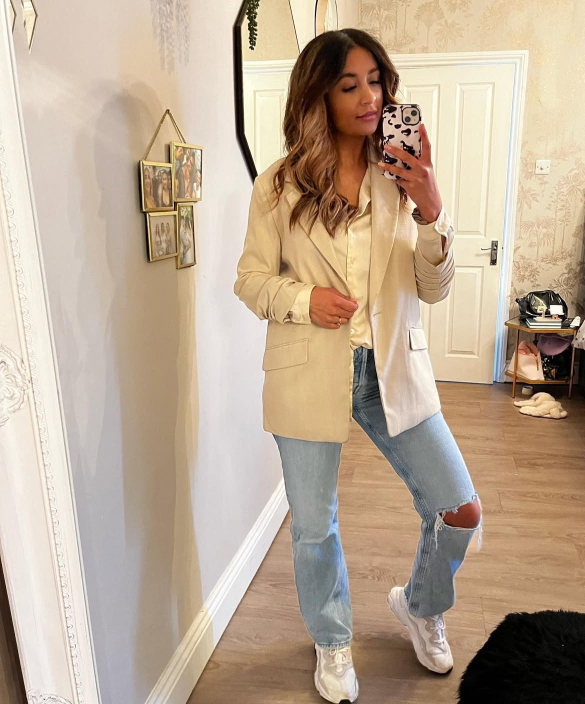 Amira K